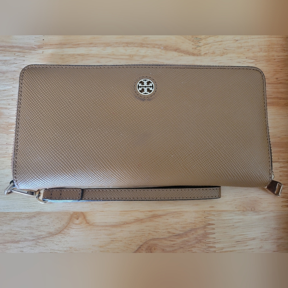 Tory Burch Robinson Zip Continental Wallet